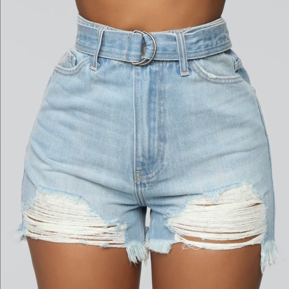 Distressed boyfriend shorts NWT